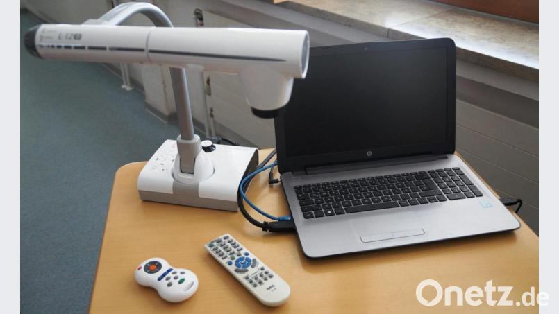 Technische Instrumente sorgen für modernen Unterricht an der Grundschule. Der Schulverbandsvorsitzende Bürgermeister Norbert Eckl wurde ermächtigt, die Aufträge an den wirtschaftlichsten Bieter zu vergeben. Bild: weu
