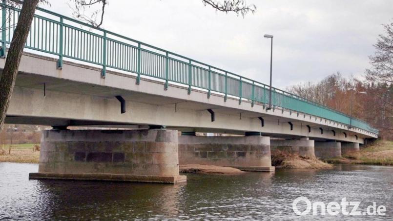 Die Haidenaabbrücke wurde 1956 erbaut. Eine Erneuerung ist zu teuer, deshalb wird sie teilsaniert. Bild: war