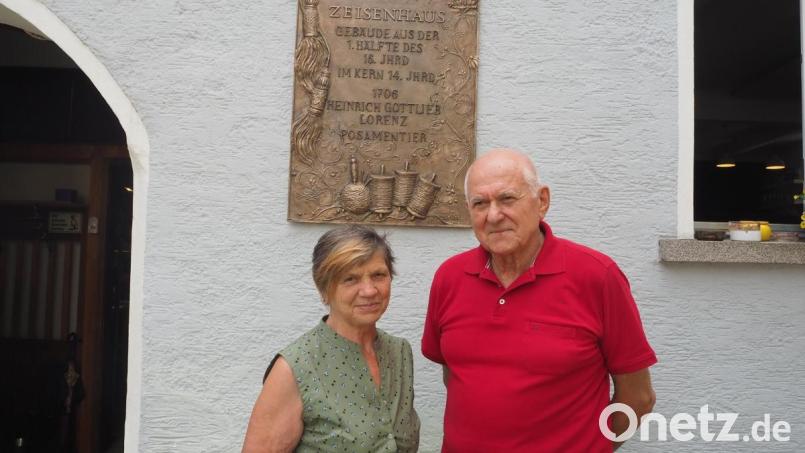 Marie-Luise und Anton Bock teilen ein Faible für alte Dinge. „Was du ererbt von deinen Vätern hast, erwirb es, um es zu besitzen", zitiert der 80-Jährige aus Goethes "Faust". Bild: bl