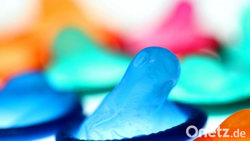 Der Hersteller der Kondommarken Billy Boy und Fromms ruft mehrere Chargen zurück. Einzelne Kondome könnten beschädigt sein, heißt es auf der Internetseite von Billy Boy: Bild: Oliver Berg/dpa