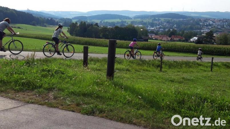 Rund um Oberviechtach eröffnet sich ein Paradies für Radfahrer. Die Strecken sind auch für Familien geeignet. Bild: exb/Breitschafter