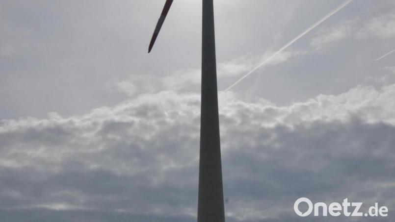 Die Windräder nahe Ellenfeld sollten sich in einem "Rotmilan-Hotspot" drehen, hat ein Gutachter im April festgestellt. Untersuchungen der Windparkbetreiber zusammen mit dem Landratsamt haben ergeben, dass keiner der Horste besetzt war. Bild: ws