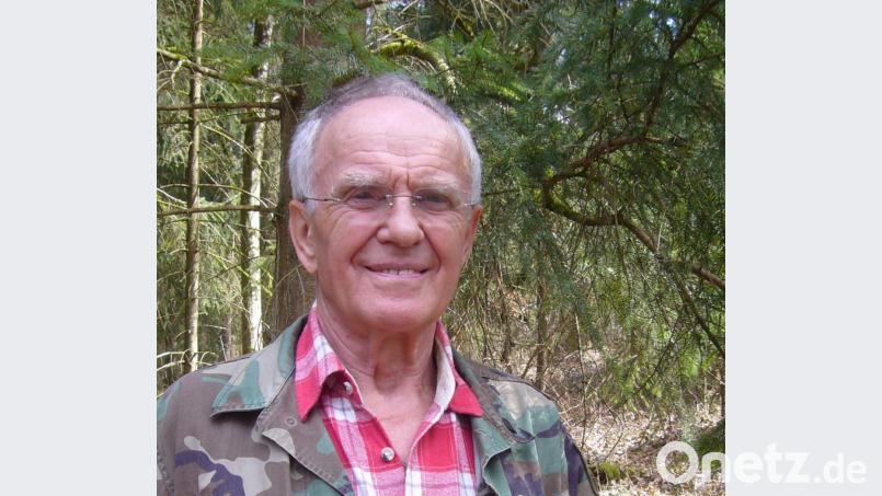 Norbert Griesbacher feiert Jubiläum: Der 78-jährige Weidener ist seit 40 Jahren ehrenamtlicher Pilzberater der Stadt. Er engagiert sich außerdem als Pilzsachverständiger in der Deutschen Gesellschaft für Mykologie. Bild: Griesbacher