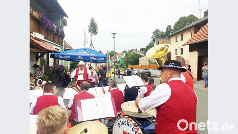 Die Musikanten spielen auf. Bild: ü