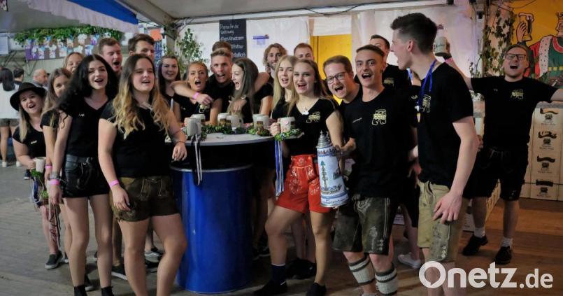 Fröhliche Stimmung bei den Kirwapaaren ist den ganzen Abend angesagt. Bild: twi