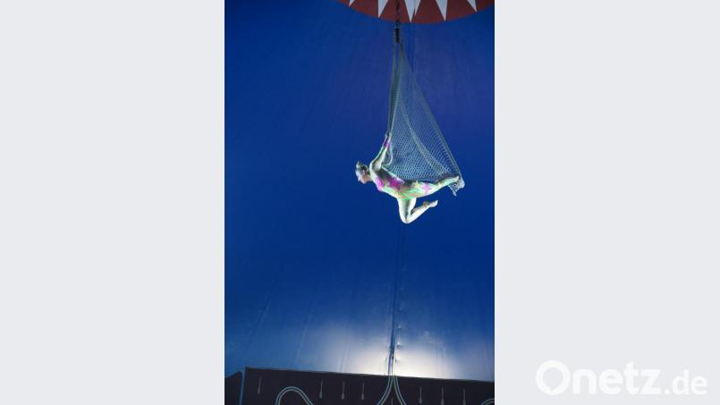 Trapezkünstlerin Kimberley begeisterte das Publikum. Bild: jzk