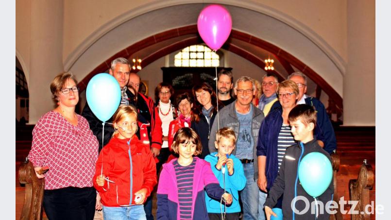 Besucher in der Michaelskirche. Bild: R. Kreuzer