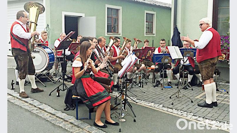 Die Musikanten spielen auf. Bild: ü
