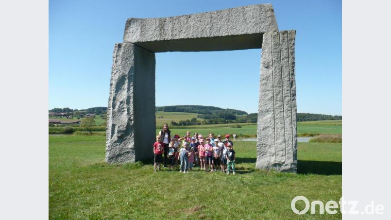 Das „Stonehenge“ genannte Steinmonument beeindruckte die Kinder ganz besonders. Bild: amö