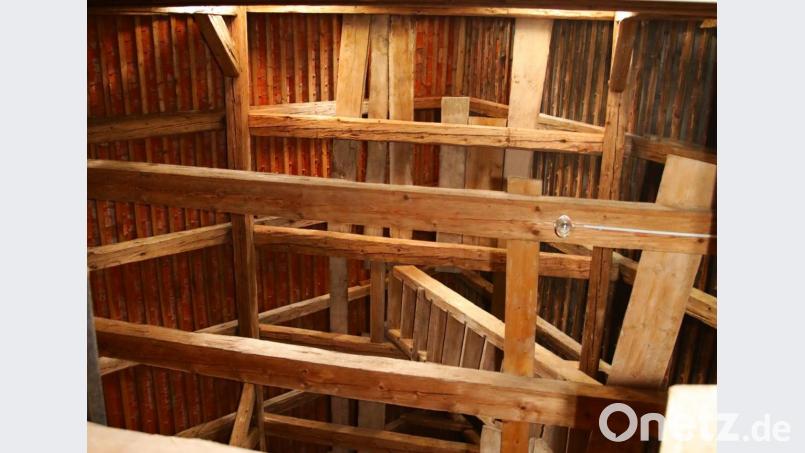 Über 220 Jahre ist das Gebälk im Dachstuhl alt. Bild: JOCHEN NEUMANN 
ERBENDORF