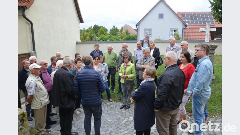 Über die Kirchengebäude in der Großgemeinde gibt es viele wissenswerte Details zu berichten. Am Sonntag war beim Tag des offenen Denkmals Gelegenheit kostenlos mehr über die alten Gemäuer zu erfahren. An der Altenstädter Simultankirche &quot;St. Johannes der Täufer&quot; gibt es bereits auf dem Kirchplatz erste Informationen. Bild: dob