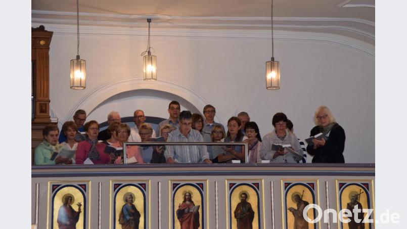 Der Kirchenchor aus Gebenbach gestaltete den Festgottesdienst zum Hauptfest mit der &quot;Missa bervis in F&quot; von Valentin Rathgeber. Bild: swo