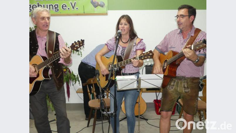 Schorsch Lauss, Daniela Kristl und Werner Meier besingen West Virginia. Bild: rn