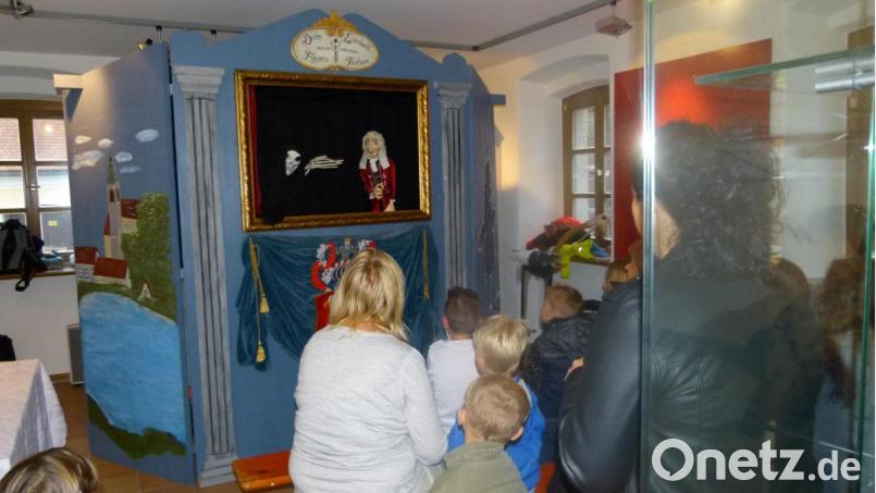 Ein Anziehungspunkt für kleine, aber auch für große Besucher war das Kasperltheater des Festspielvereins. Bild: bgl