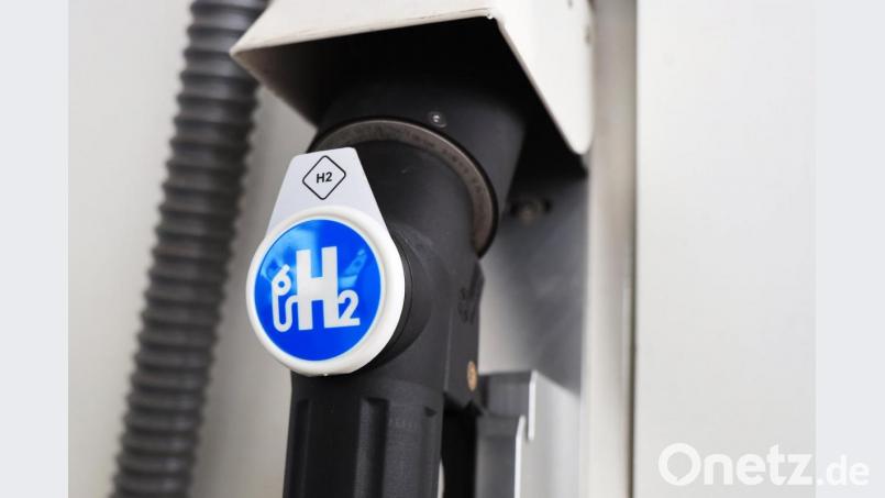 Der Zapfhahn einer Wasserstofftankstelle in Magdeburg Sachsen-Anhalt. Foto: Peter Gercke/Archiv Bild: Peter Gercke