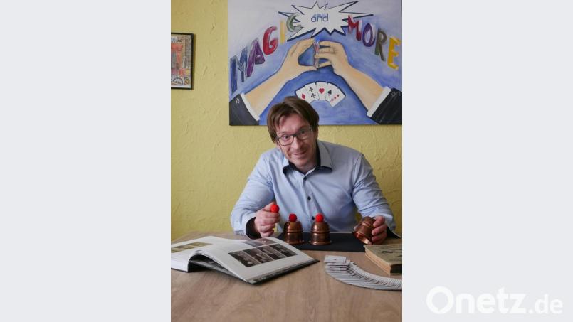 Üben, üben, üben!. Das gilt auch für Zauberer die den Zenit erreichen wollen. Täglich drei bis vier Stunden ist das Pensum, das Marco Knott täglich absolviert. Bild: tr