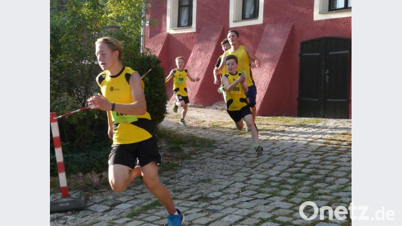 Pflastersteine gehören ebenso dazu wie Feld- und Wiesenwege. Bild: exb