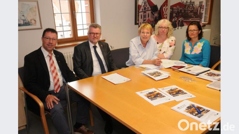 Sie stellten das Trafo-Konzept der Öffentlichkeit vor: Von links Markus Lommer, Michael Göth, Maria Müller, Gabriele Wagemann und Brunhilde Lommer. Bild: ge