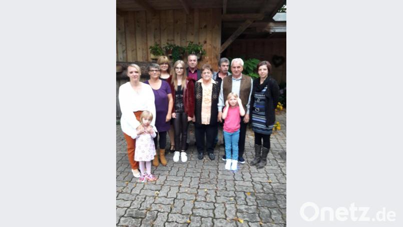 Die Glückwünsche der Gemeinde überbrachte Bürgermeister Franz Tauber, für die Pfarrei gratulierte Brigitte Geisler. Bild: gis