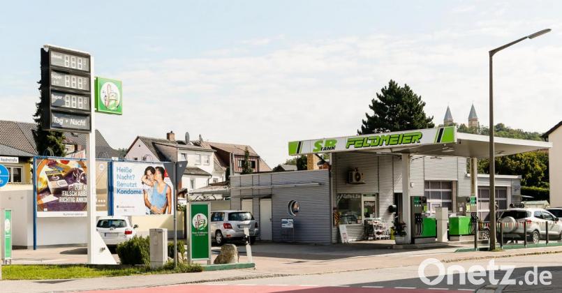 Die freie Tankstelle "Feldmeier" an der Regensburger Straße in Schwandorf wurde am Dienstag falsch beliefert. Deshalkb wurde Benzin statt Diesel verkauft und umgekehrt. Bild: Clemens Hösamer