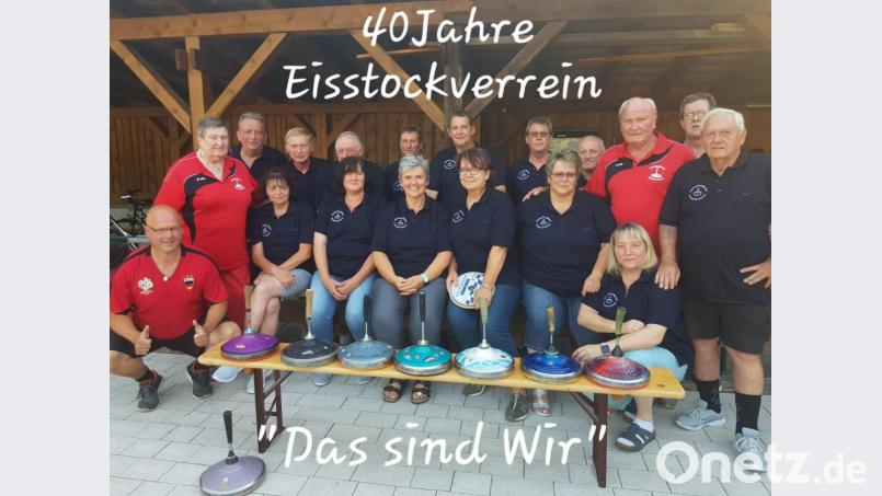 Die aktiven Eisstockschützen,die 40-jähriges Gründungsjubiläum feiern können Bild: sh