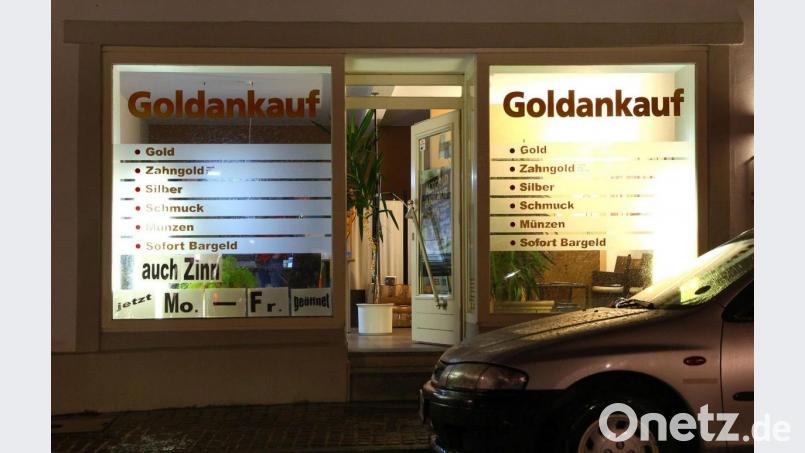 Die Goldankaufstelle am Amberger Schrannenplatz. Am Rosenmontag 2016 war sie von zwei maskierten Männern überfallen worden. Bild: Wolfgang Steinbacher