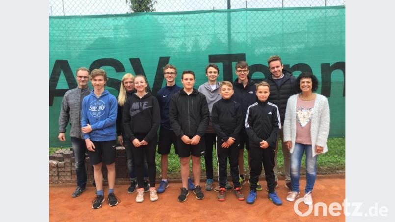 Die ASV-Tennisabteilung trifft sich mit der TG Parkstein zum Freundschaftsspiel. Bild: exb