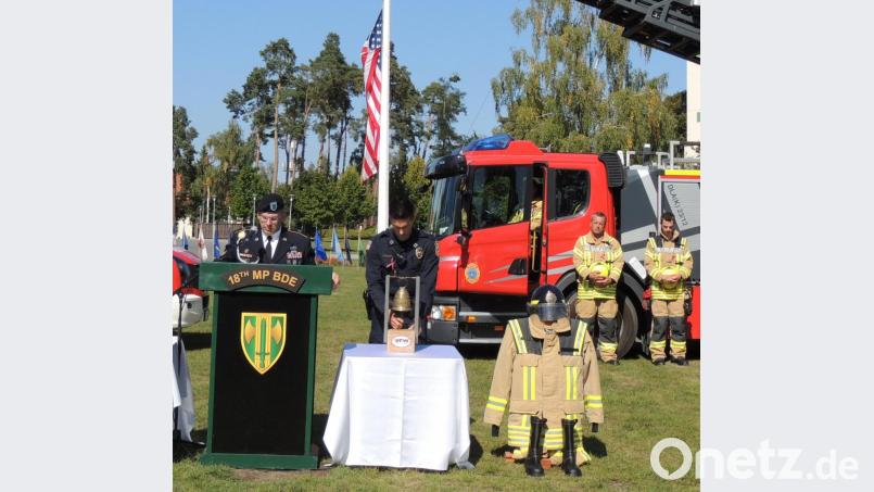 Mit den fünf Schlägen der Feuerwehrglocke wird insbesondere der toten Einsatzkräfte von "Nine-Eleven" gedacht. Bild: mor