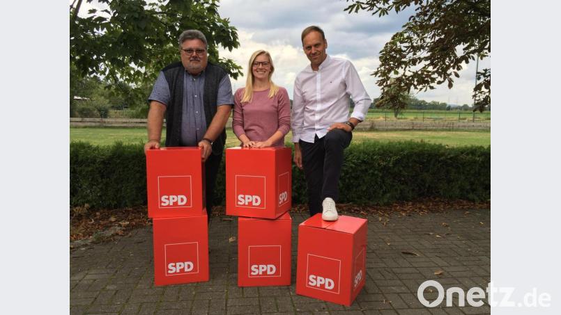 Fraktionsvorsitzender Walther Piehler, SPD-Chefin Nicole Bäumler und SPD-Vize Christoph Schiesl (von links) freuen sich über die gelungene Klausurtagung. Bild: du