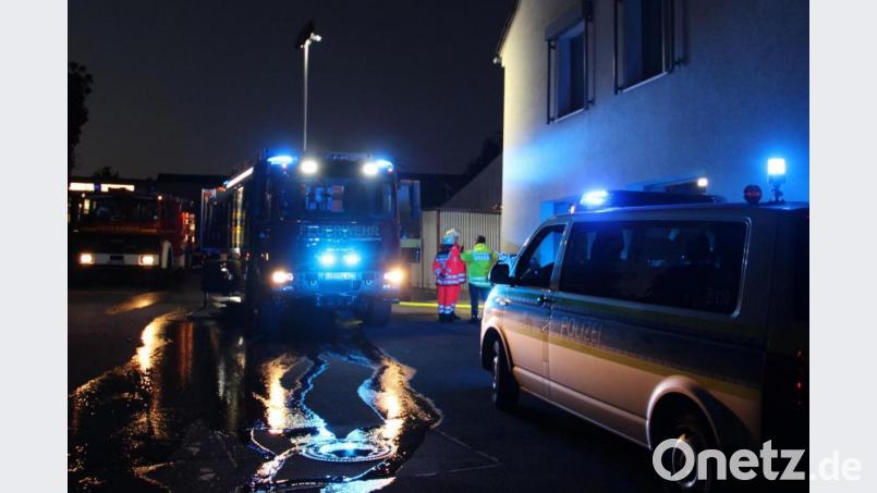 Am Donnerstagabend ist in einer Schreinerei in Hirschau Feuer ausgebrochen. Inzwischen gehen die Ermittler davon aus, dass ein defektes Ladegerät der Auslöser war. Bild: upl
