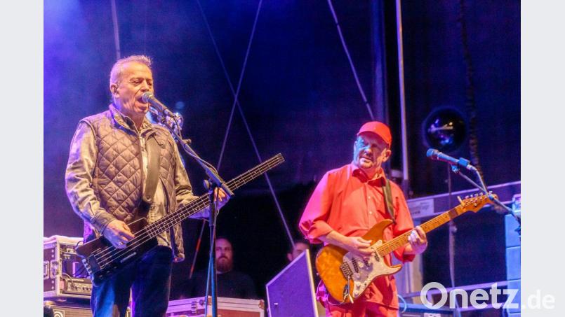 Günther Sigl (links) und Barny Murphy reißen das Publikum binnen Sekunden mit. Bild: sus