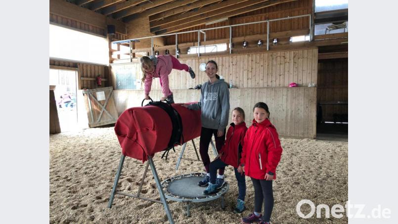 Ferienprogramm beim Reitverein. Bild: exb