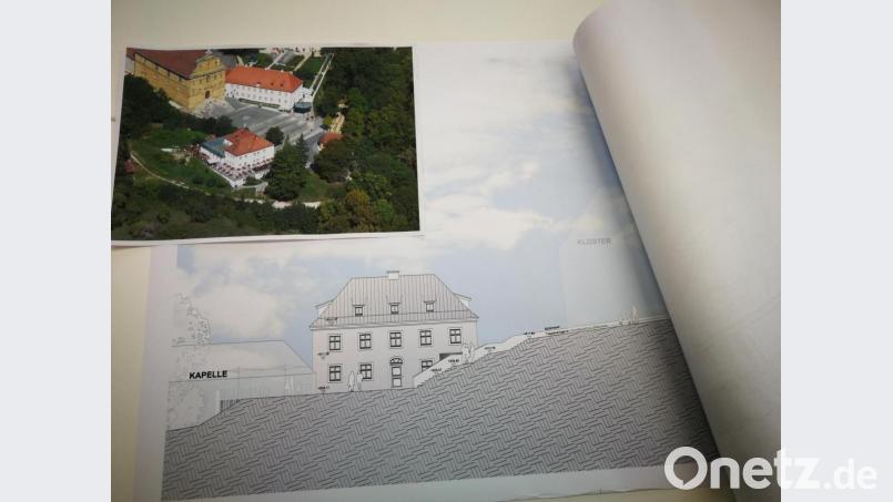 Man sieht, dass man nichts sieht. Von der Seite aus wird - wie hier auf dem Plan - vom Anbau der Bergwirtschaft überhaupt nicht zu sehen sein. Im Gegensatz zum jetzigen Zustand, bei dem der Anbau (im Vordergrund des Luftbildes links) deutlich von der Kirchenseite her zu erkennen ist. Bild: ass