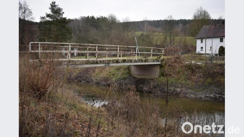 Der Neubau der Murachbrücke in Oberkonhof steht nächste Jahr auf dem Plan. Dies geschieht im Rahmen der Dorfsanierung Fronhof und wird entsprechend gefördert. Bild: bnr