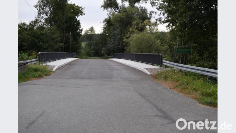 Der Neubau der Schwarzachbrücke bei Willhof schlug mit 377 000 Euro zu Buche. Die Gemeinde musste die Summe ohne staatliche Förderung stemmen. Bild: bnr