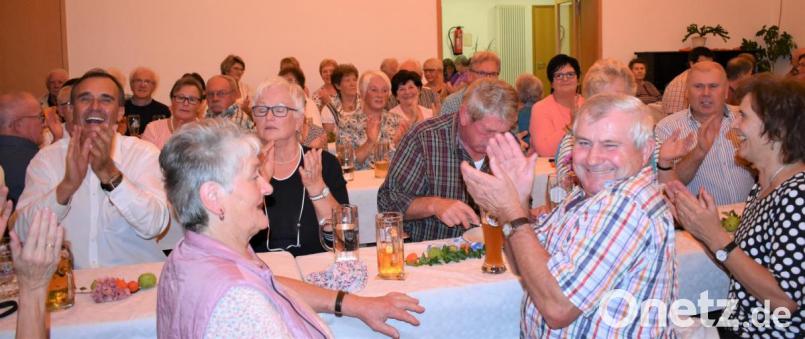 Begeistert klatschen die Zuhörer mit. Bild: rgr