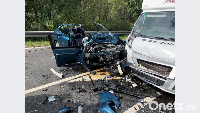Zu einem schweren Verkehrsunfall kam es am Samstagmittag zwischen Mitterteich und Wiesau. Bild: wro