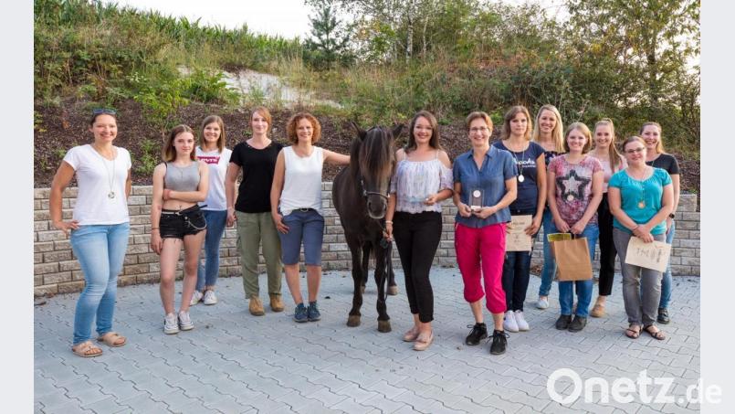 Herausforderung gemeistert und mit viel Spaß absolviert. Die Reiter sind fit. Bild: exb