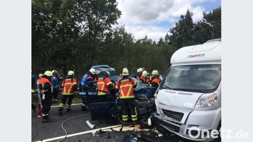 Zu einem schweren Verkehrsunfall kam es am Samstagmittag zwischen Mitterteich und Wiesau. Bild: wro