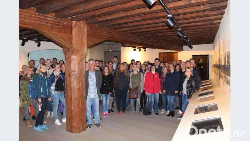 Sehr informativ war der Rundgang in der Burg Falkenberg für die Kemnath Realschullehrer. Bild: jzk