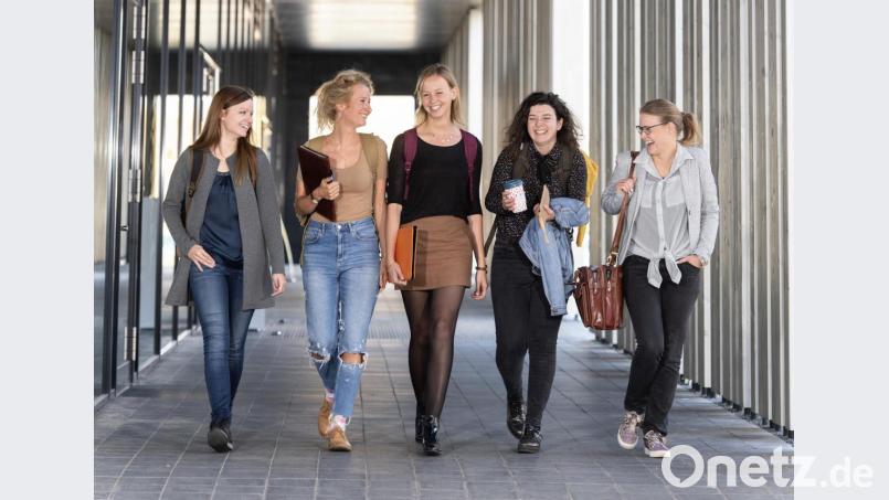 Studenten an der OTH können unbeschwert ins Studium starten: Sie werden mit dem Projekt Bon-Mint von der Hochschule unterstützt. Bild: exb/OTH Amberg-Weiden