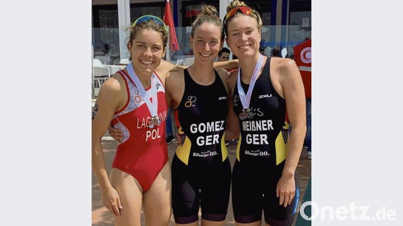 Marlene Gomez-Islinger (Mitte) siegte beim Afrika-Cup-Triathlon vor der Polin Lagownik (links) und der Teamkollegin der Weidenerin, Lena Meißner. Bild: exb
