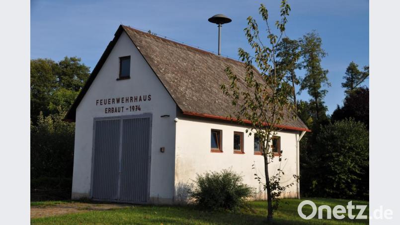 Ein Ziel des neuen Vereins der Erhalt des alten Feuerwehrhauses samt Spritze sein. Bild: ak