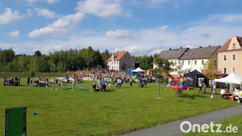 Ein großartiger Erfolg war das Spielplatzfest am Freizeitgelände Werk B an der Mitterteicher Straße. Die Besucher verbrachten auf dem Gelände unbeschwerte Stunden. Bild: exb