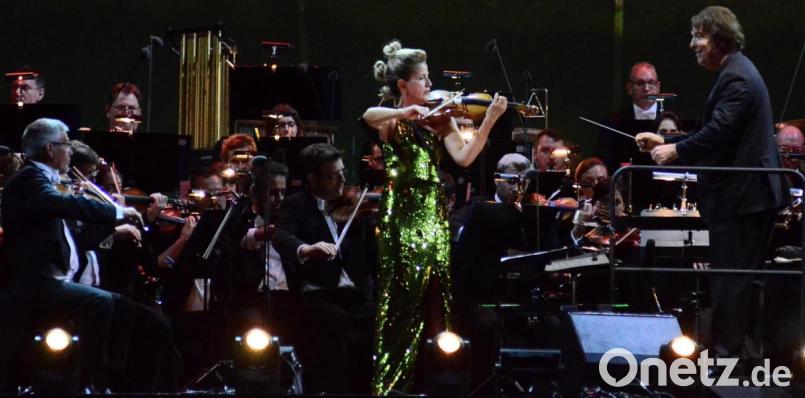 Anne-Sophie Mutter und Stardirigent David Newman mit dem Royal Philharmonic Orchestra. Bild: Kunz