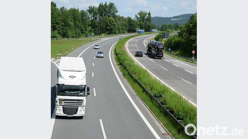 Auf der A 93 ist in der Nacht von Mittwoch auf Donnerstag mit Verkehrsbehinderungen zu rechnen. Symbolbild: Petra Hartl