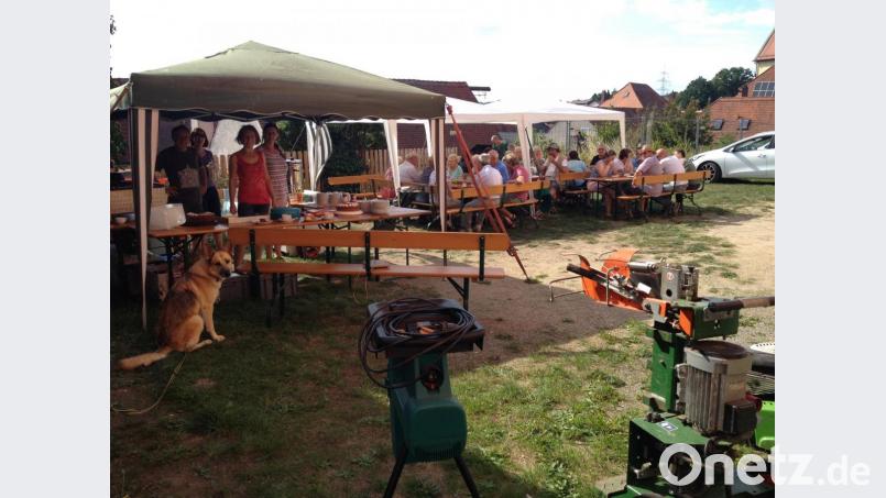 Die Siedler feiern bei bestem Sommerwetter ihr Herbstfest. Bild: wrt