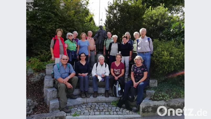 Frohgelaunt beendet die Kolping-Pilgergruppe einen weiteren Abschnitt des Oberpfälzer Jakobswegs. Bild: rn