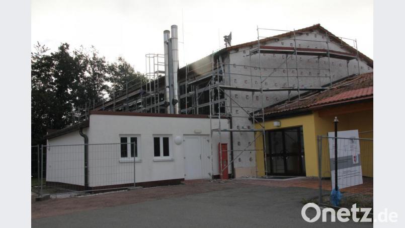 Auch die Fertigstellung der Dämmschutzmaßnahmen an der Niedermuracher Mehrzweckhalle lässt länger als geplant auf sich warten. Bild: frd