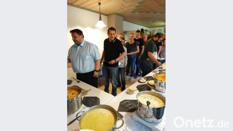 Die Suppenliebhaber standen Schlange. Bild: twg